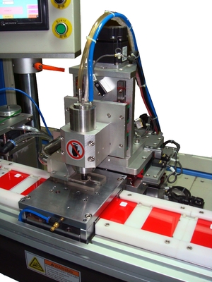 Automatic IC Card Slot Milling Machine 3500 - 4500pcs/Hour Contact IC Card Slotter